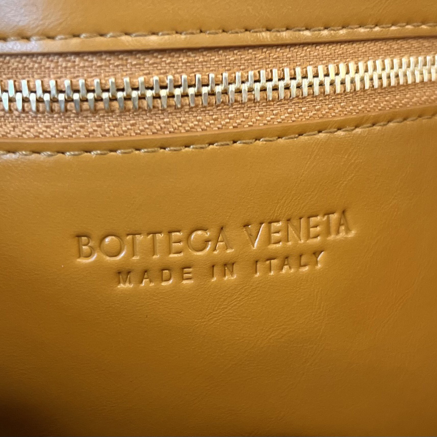Bottega Veneta Cassette Foulard Intreccio Leather Cross-Body Bag - PerfectKickZ