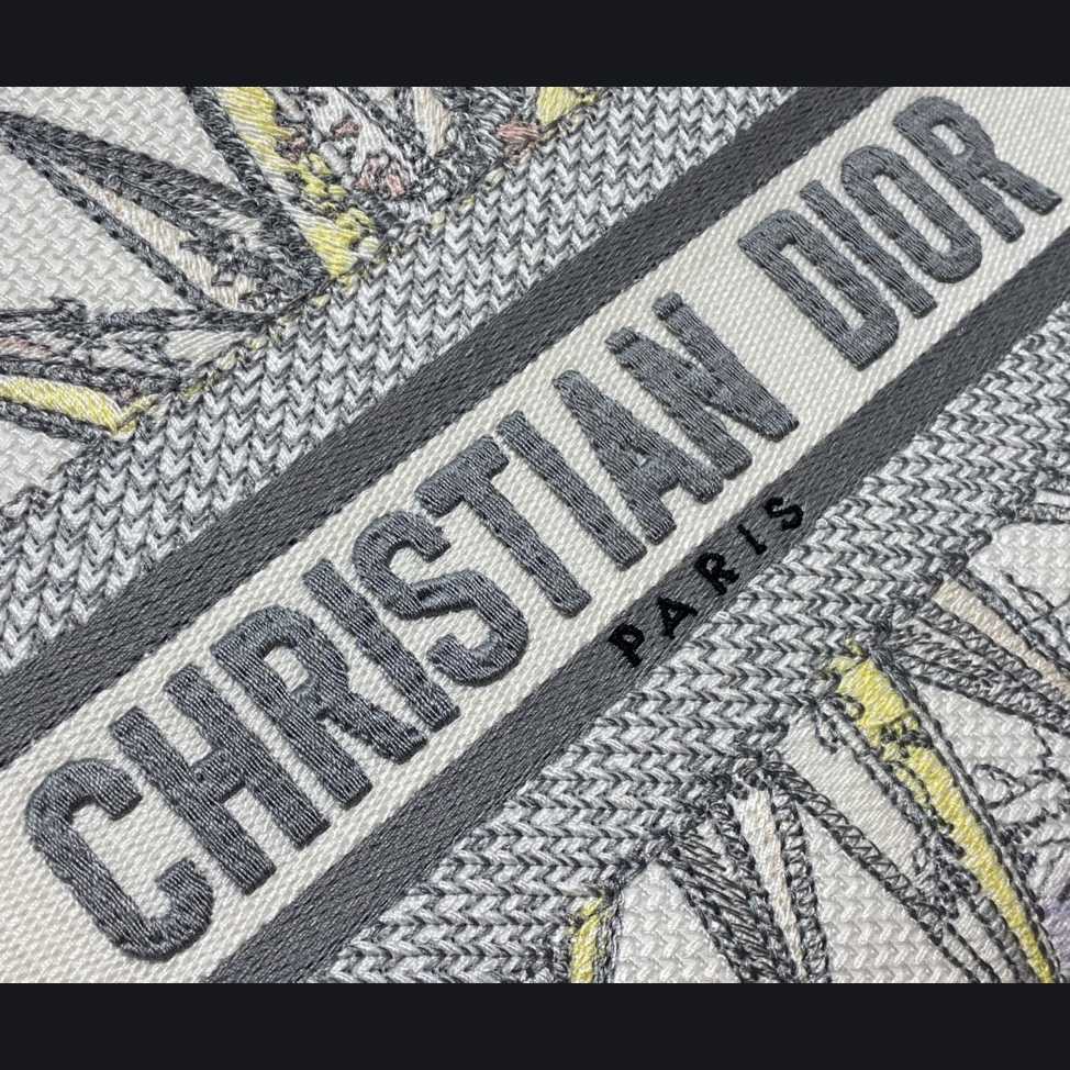 Dior Medium Lady D-lite Bag - PerfectKickZ