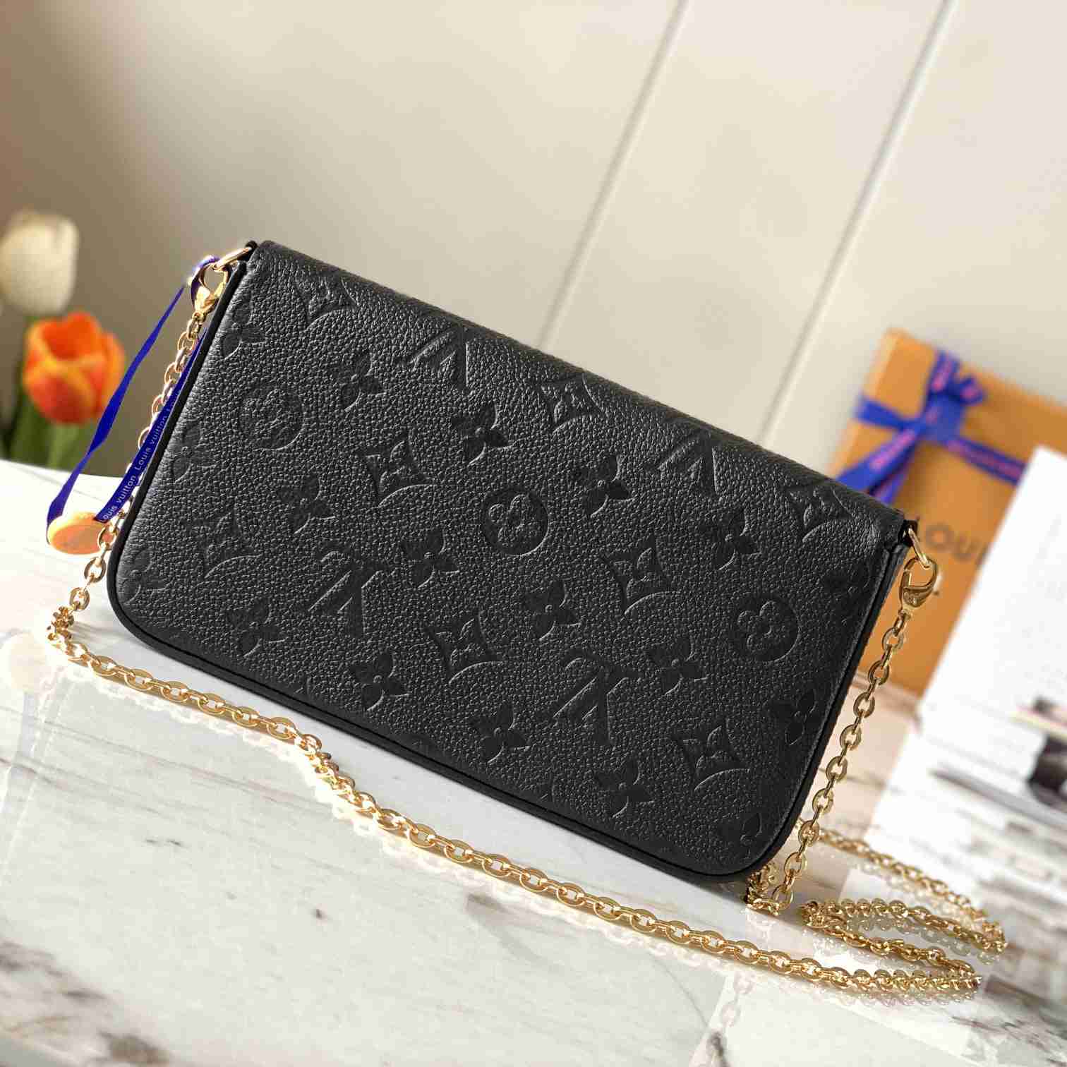 Louis Vuitton Félicie Pochette (21 x 12 x 3cm)   M64064 - PerfectKickZ