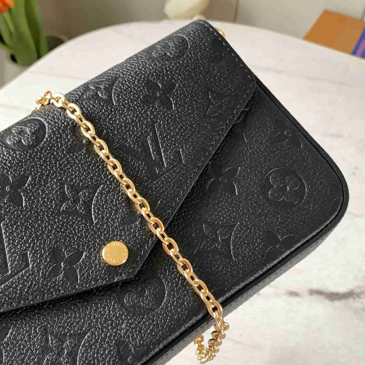 Louis Vuitton Félicie Pochette (21 x 12 x 3cm)   M64064 - PerfectKickZ