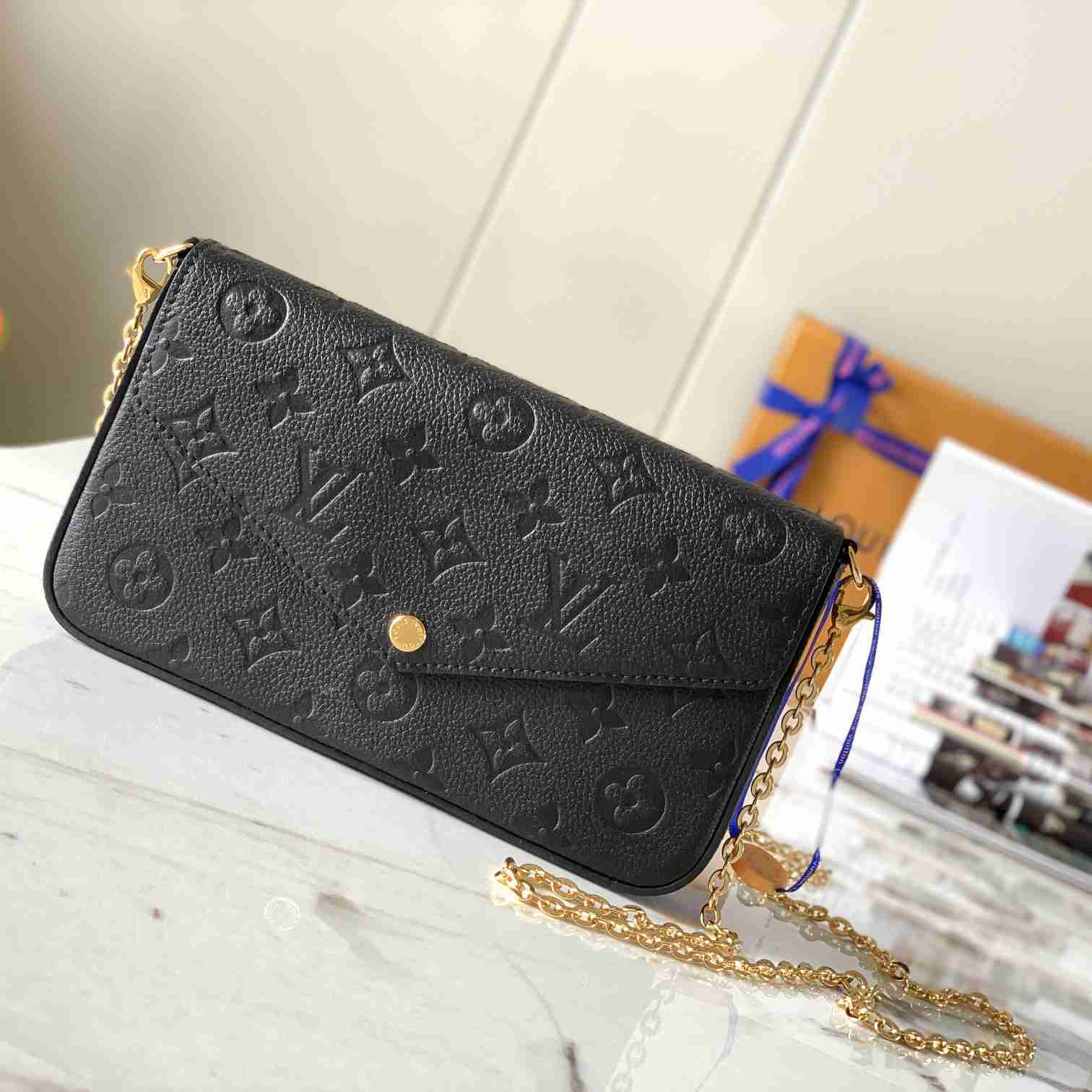 Louis Vuitton Félicie Pochette (21 x 12 x 3cm)   M64064 - PerfectKickZ