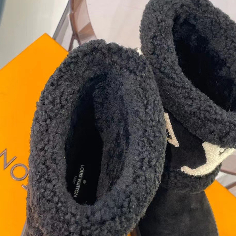 Louis Vuitton Snowdrop Flat Ankle Boot      1AACI2 - PerfectKickZ