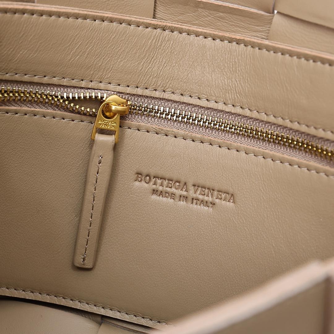Bottega Veneta Cassette - 