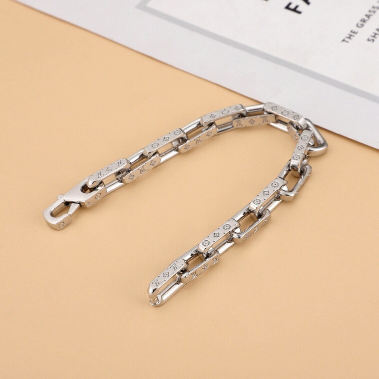 Louis Vuitton Monogram Chain Bracelet    M00308 - 