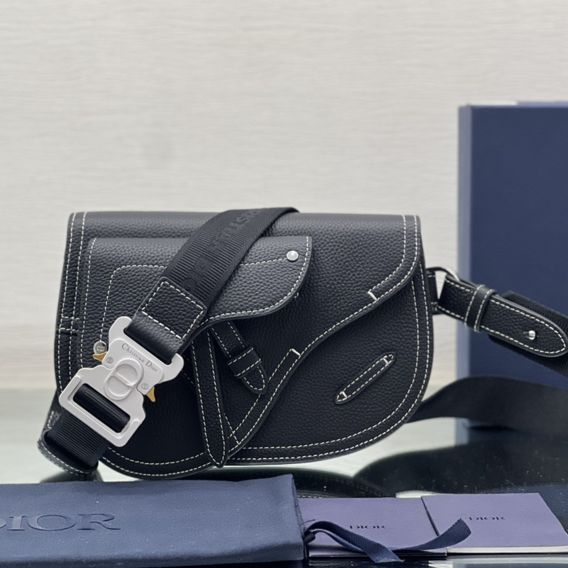 Dior Saddle Pouch - PerfectKickZ
