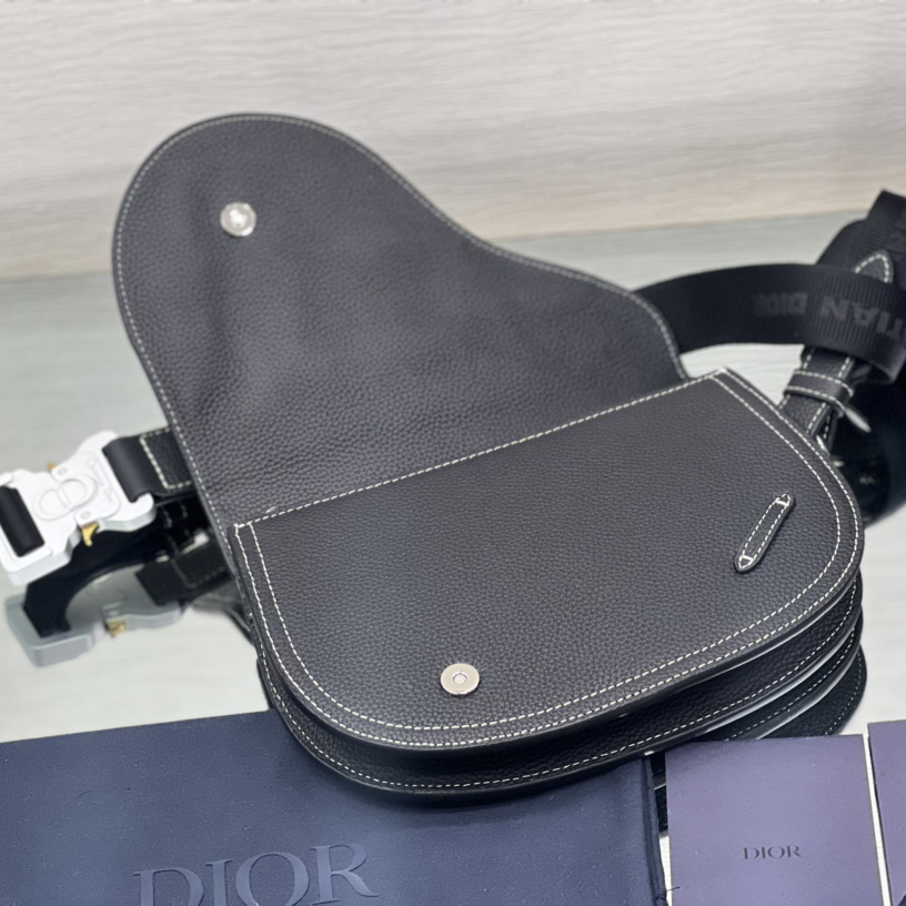 Dior Saddle Pouch - PerfectKickZ