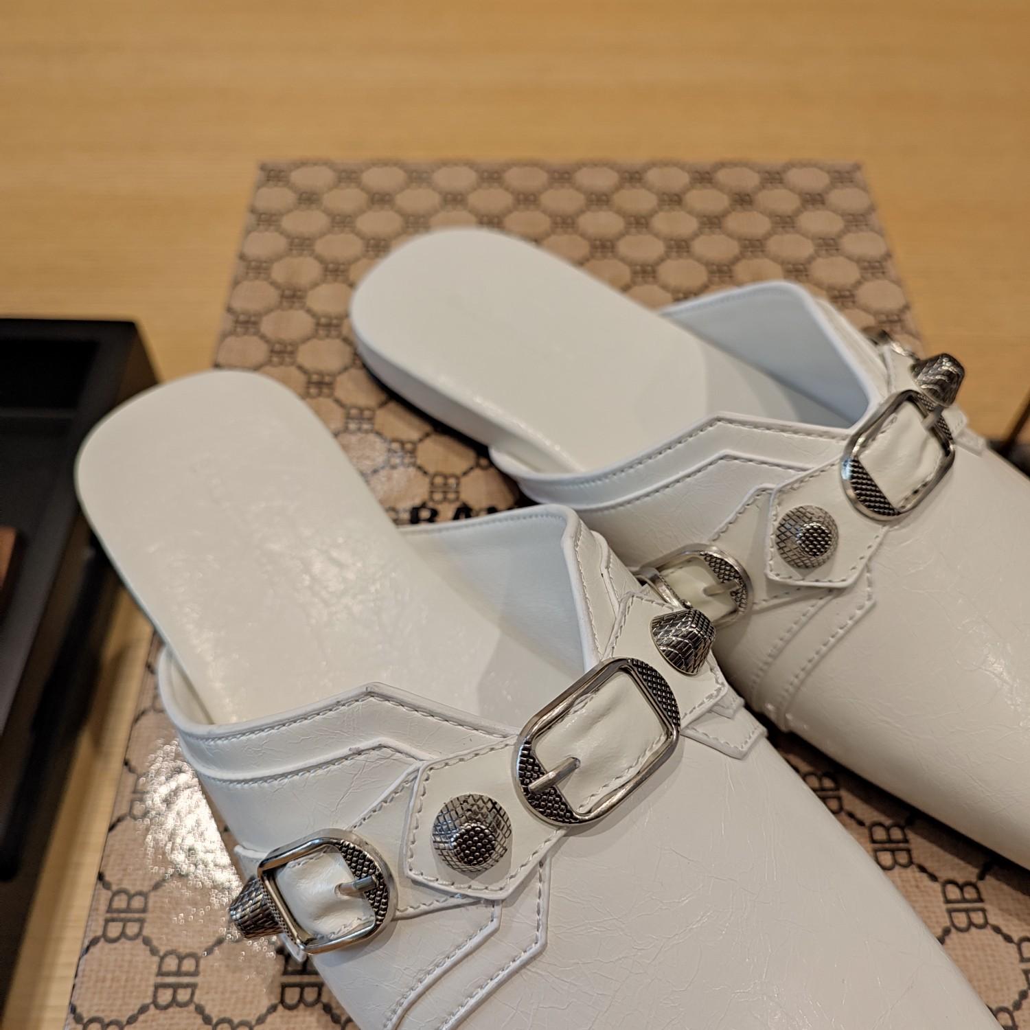 Balenciaga Women's Cosy Cagole Mule  - PerfectKickZ