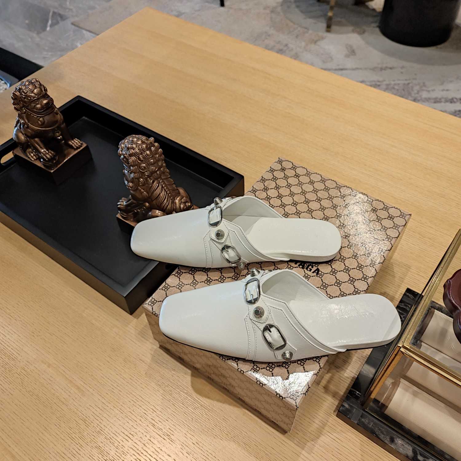 Balenciaga Women's Cosy Cagole Mule  - PerfectKickZ