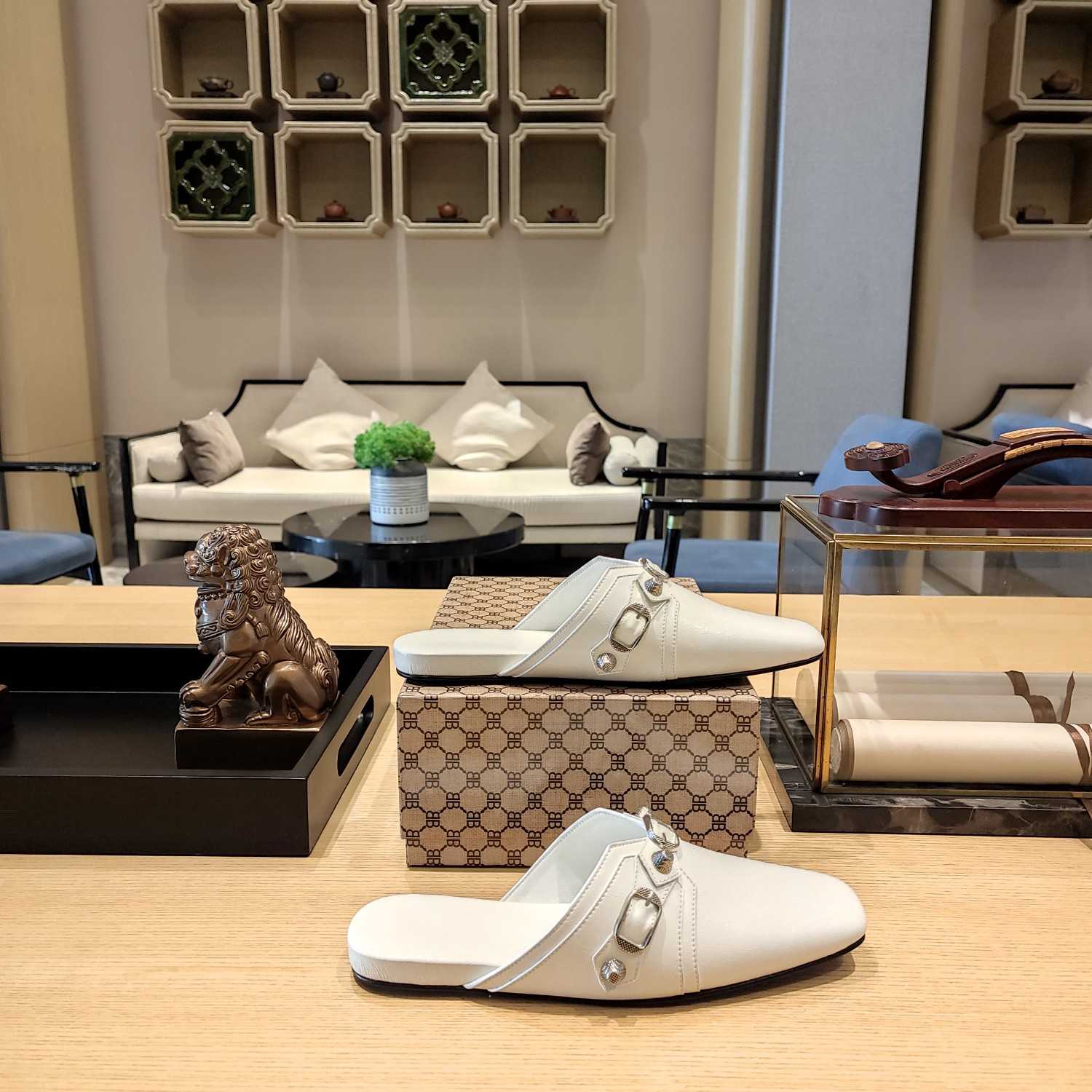 Balenciaga Women's Cosy Cagole Mule  - PerfectKickZ