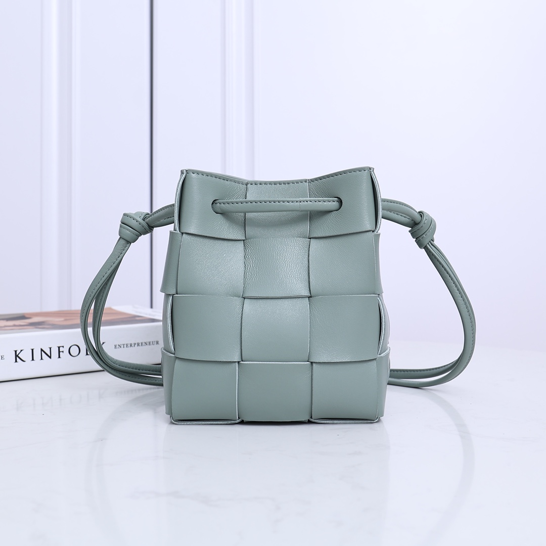 Bottega Veneta Small Cassette Bucket Bag - PerfectKickZ