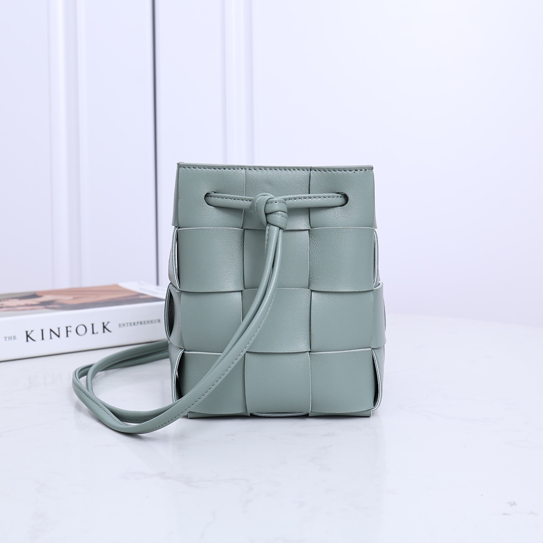 Bottega Veneta Small Cassette Bucket Bag - PerfectKickZ