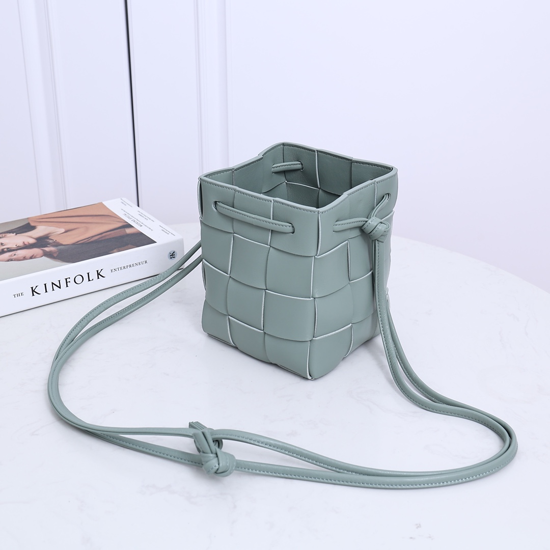 Bottega Veneta Small Cassette Bucket Bag - PerfectKickZ