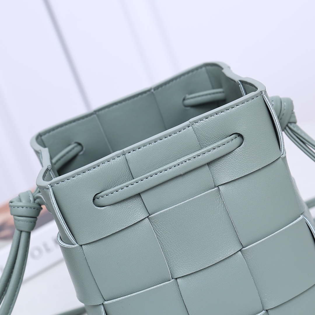 Bottega Veneta Small Cassette Bucket Bag - PerfectKickZ