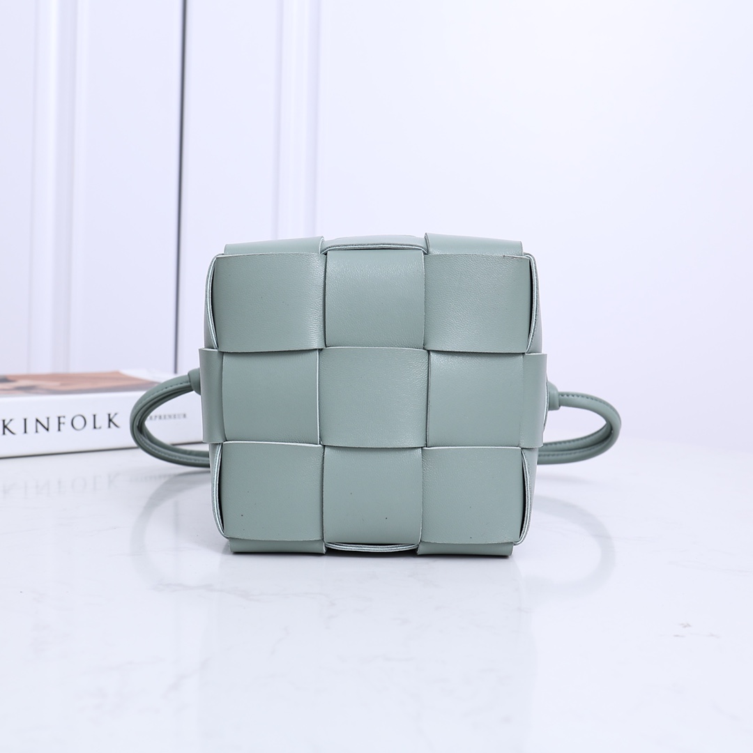 Bottega Veneta Small Cassette Bucket Bag - PerfectKickZ