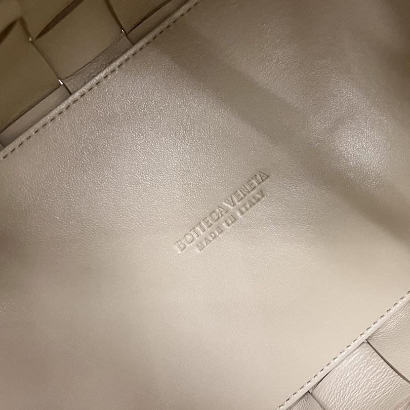 Bottega Veneta Bowling Cassette - 