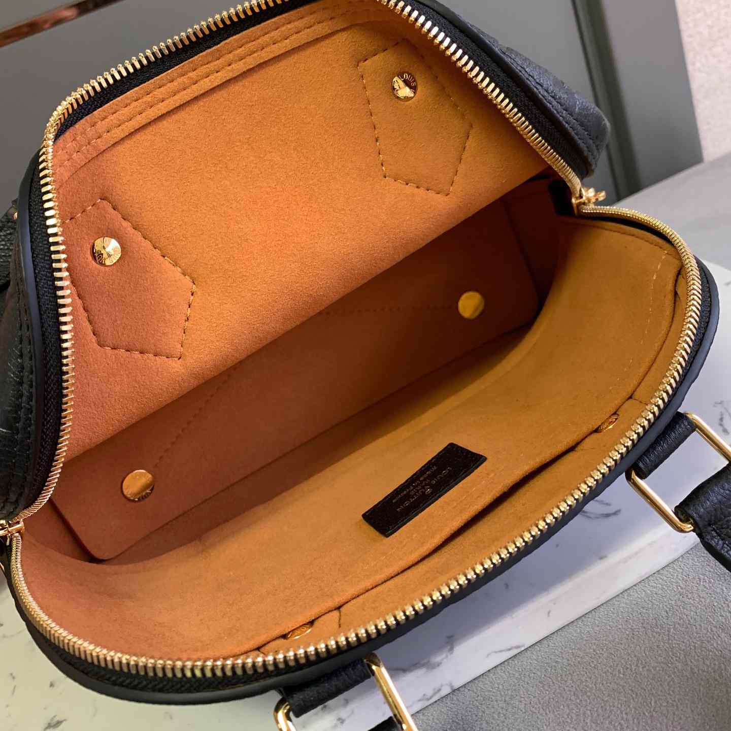 Louis Vuitton Alma BB Bag(25x18x12CM)     M44829  - PerfectKickZ