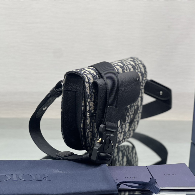 Dior Saddle Pouch - PerfectKickZ