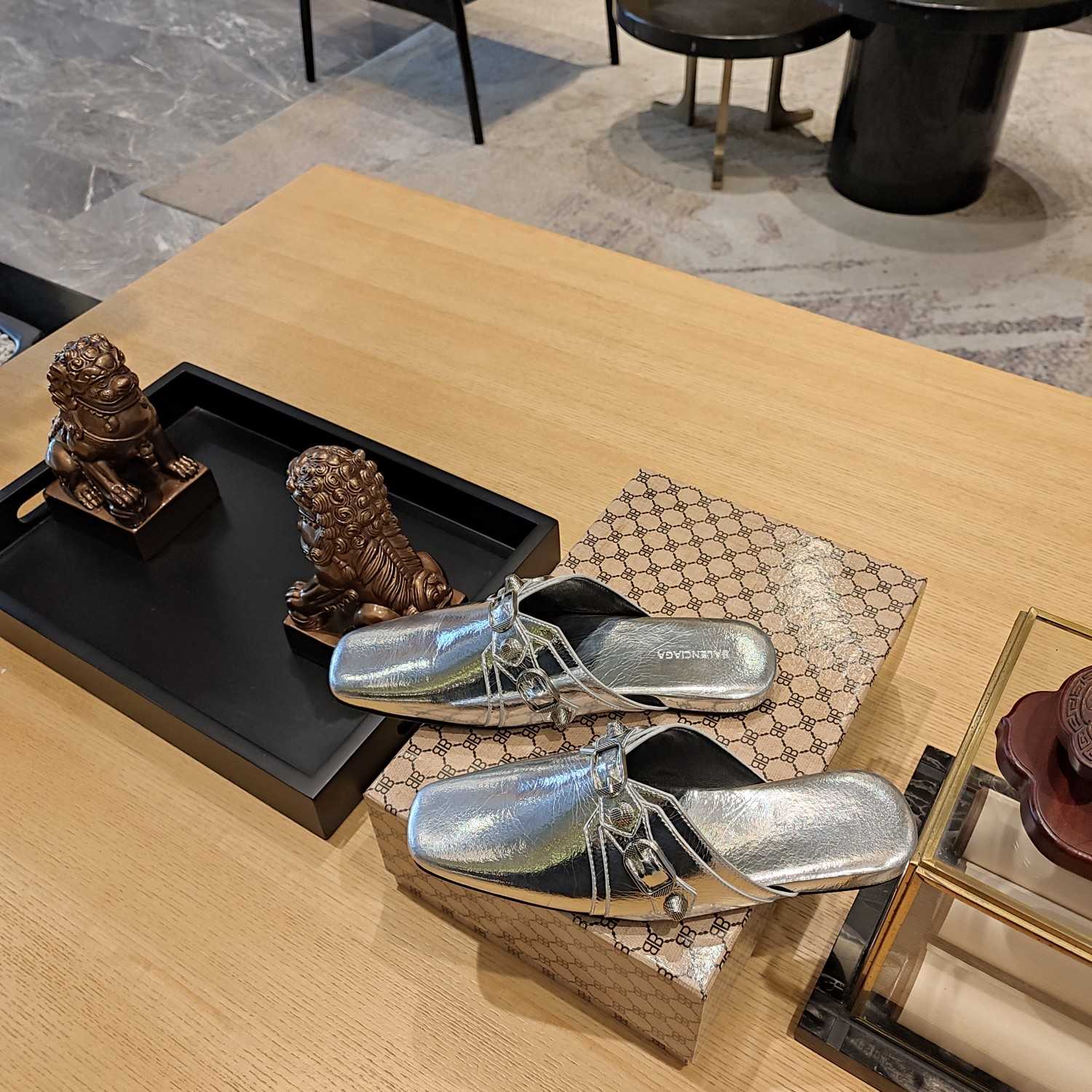 Balenciaga Women's Cosy Cagole Mule  - PerfectKickZ