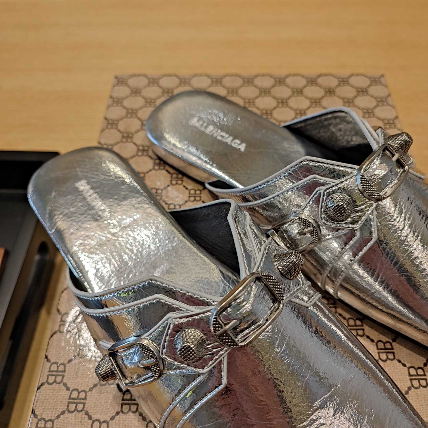 Balenciaga Women's Cosy Cagole Mule  - PerfectKickZ