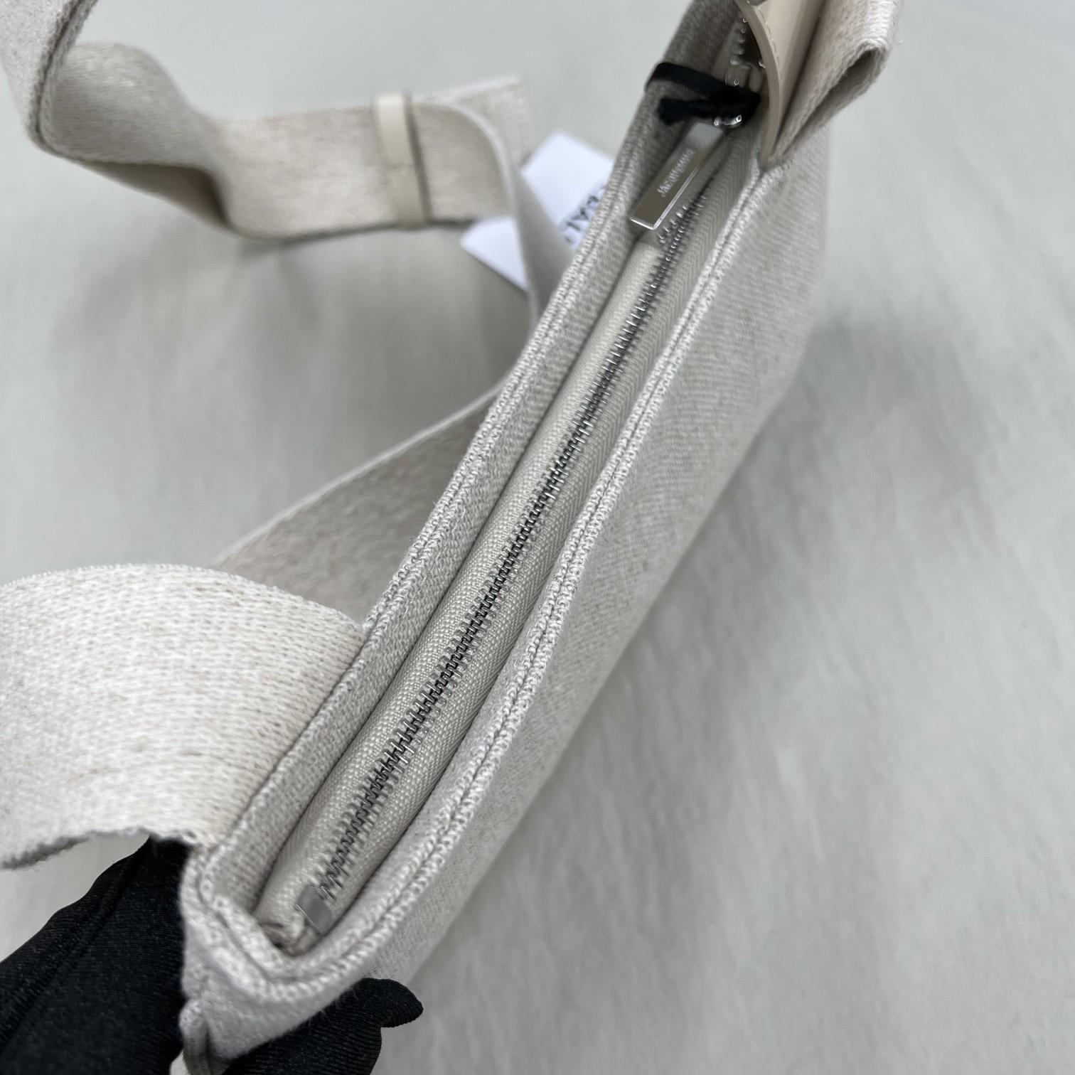 Jacquemus Le Bisou Gros Grain Buckled Shoulder Bag - PerfectKickZ