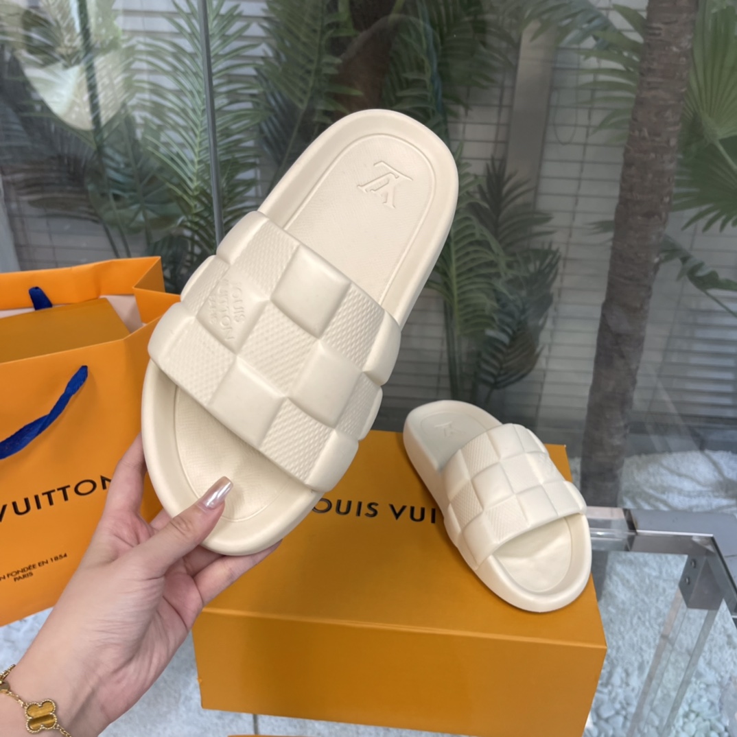 Louis Vuitton Waterfront Mules   1AAR9U - PerfectKickZ