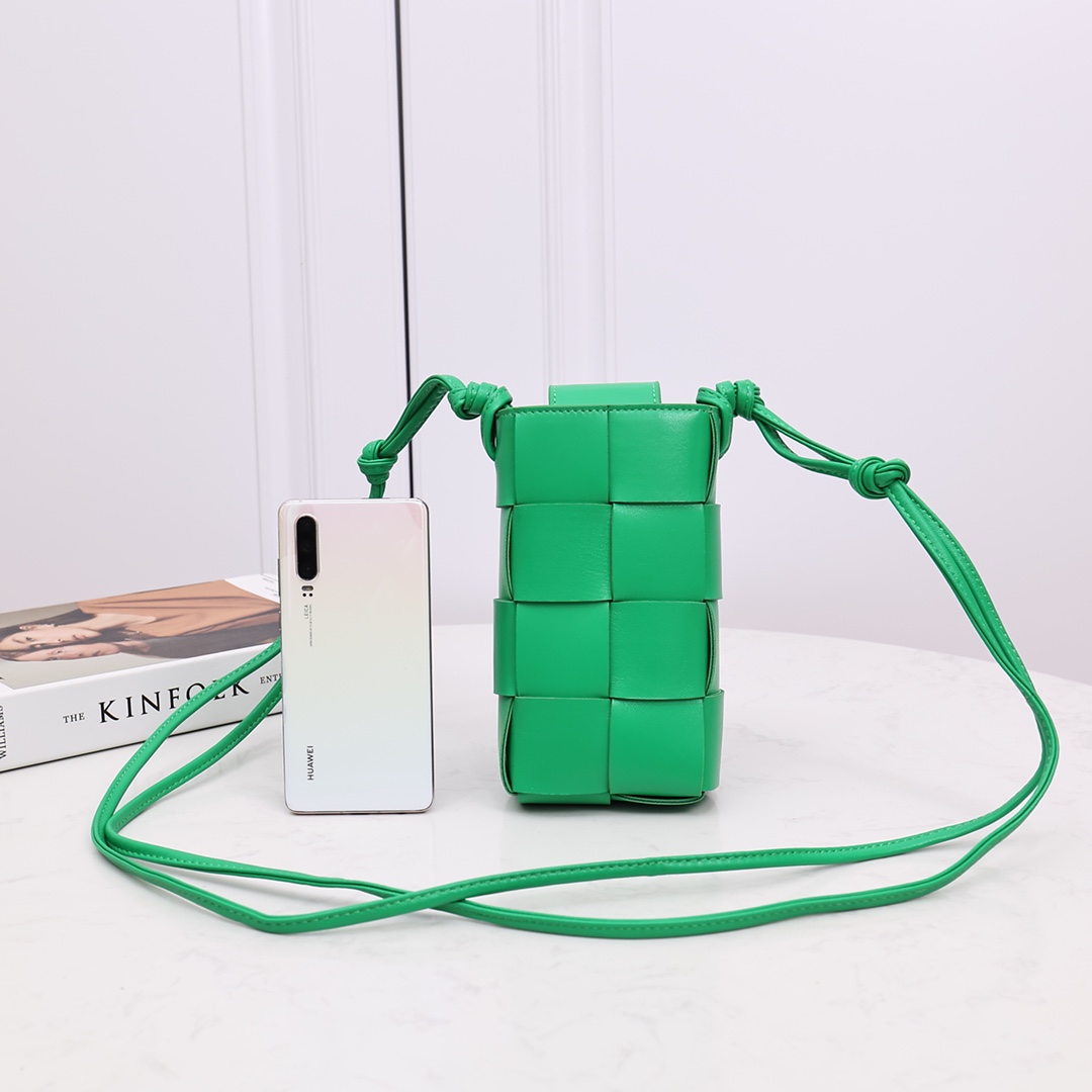 Bottega Veneta Phone Pouch - PerfectKickZ