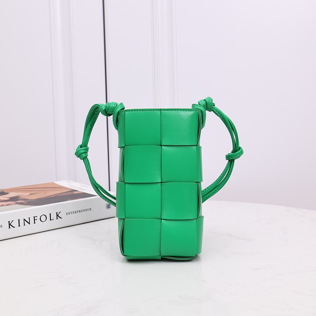 Bottega Veneta Phone Pouch - PerfectKickZ