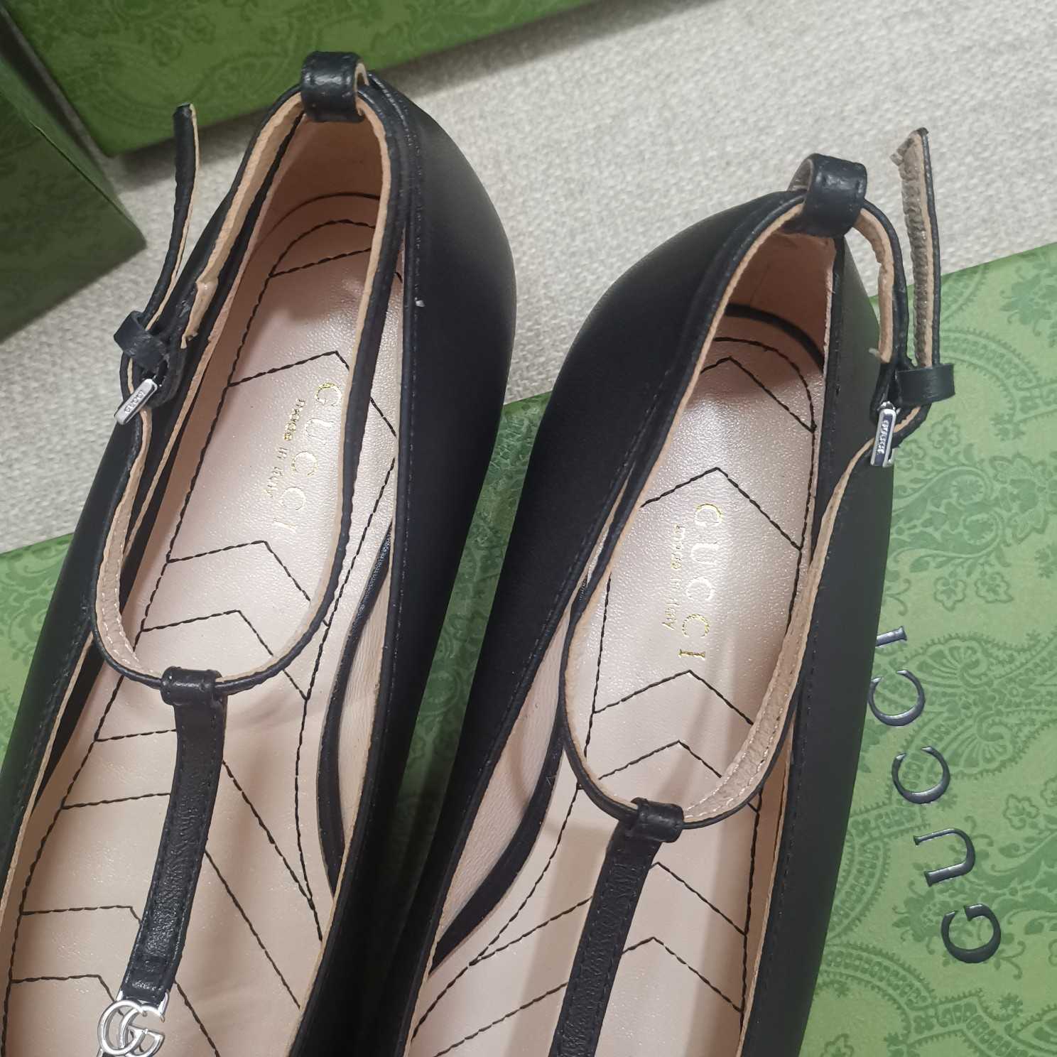 Gucci Women's Ballet Flat With Double G - PerfectKickZ