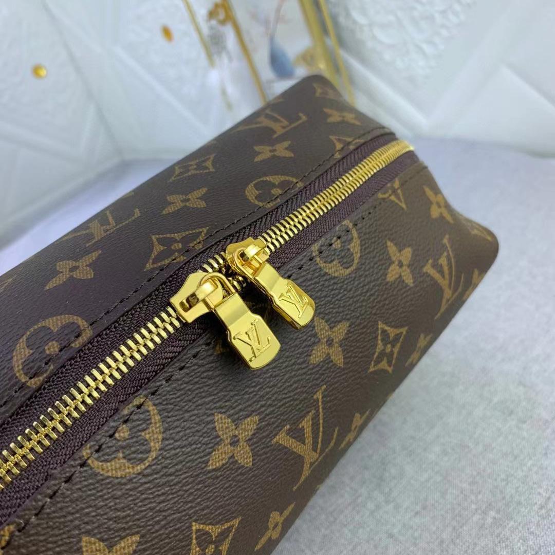 Louis Vuitton Cosmetic Pouch (27-18-9CM)      - PerfectKickZ