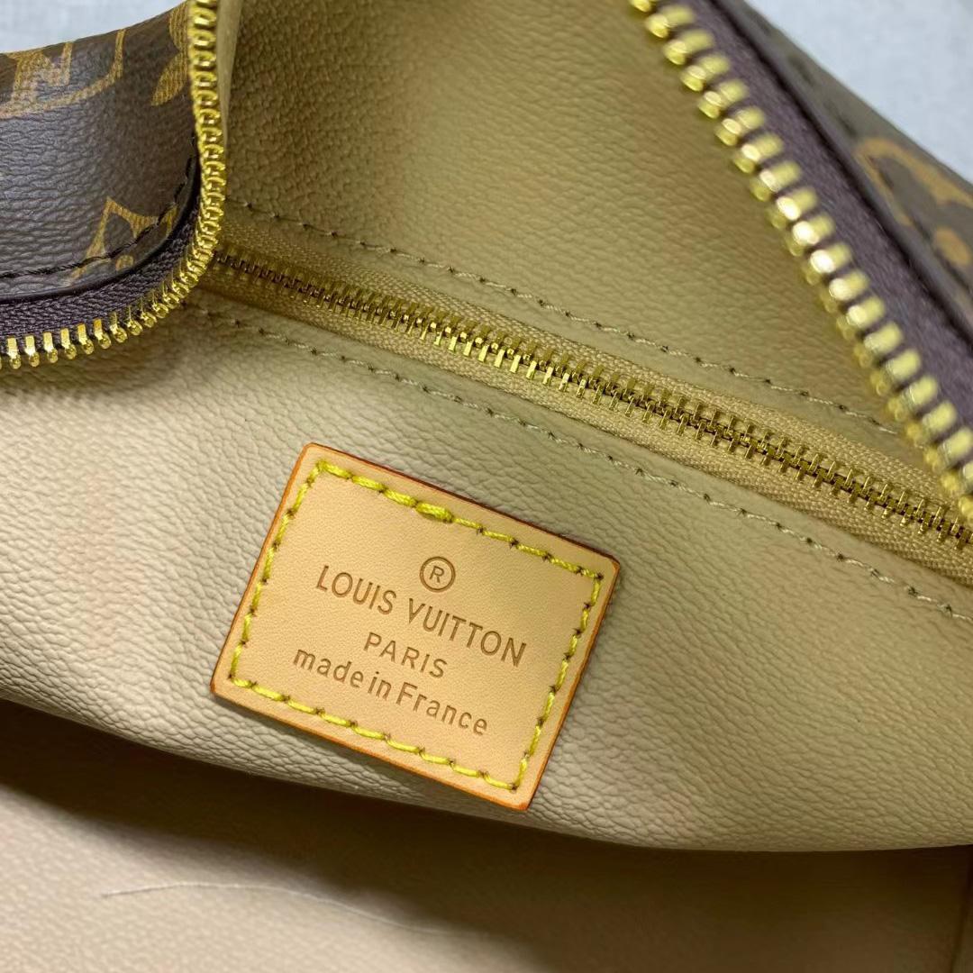 Louis Vuitton Cosmetic Pouch (27-18-9CM)      - PerfectKickZ