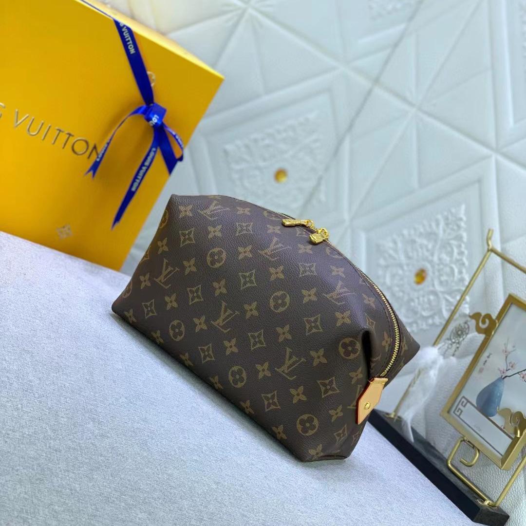 Louis Vuitton Cosmetic Pouch (27-18-9CM)      - PerfectKickZ