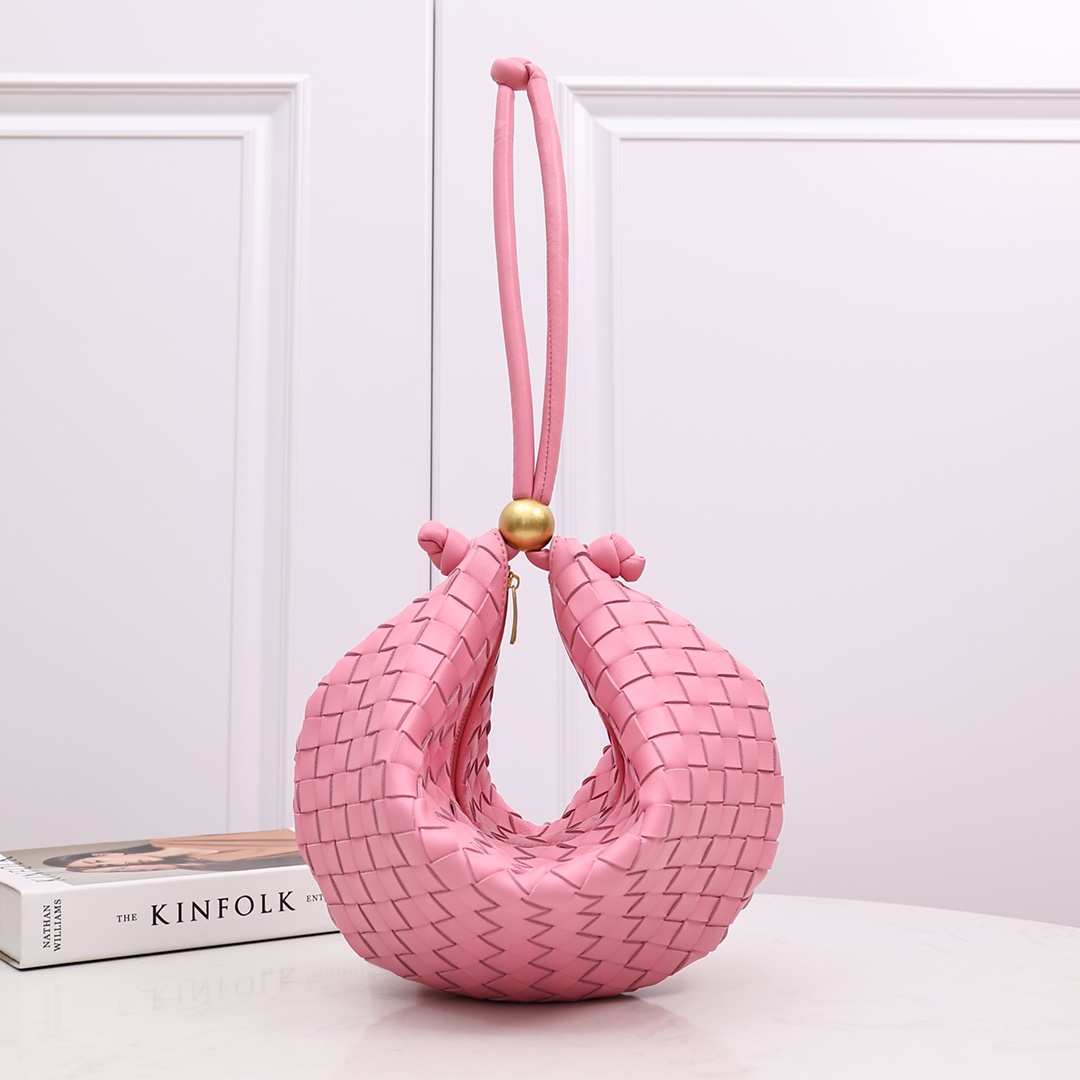 Bottega Veneta Medium Turn Pouch - PerfectKickZ