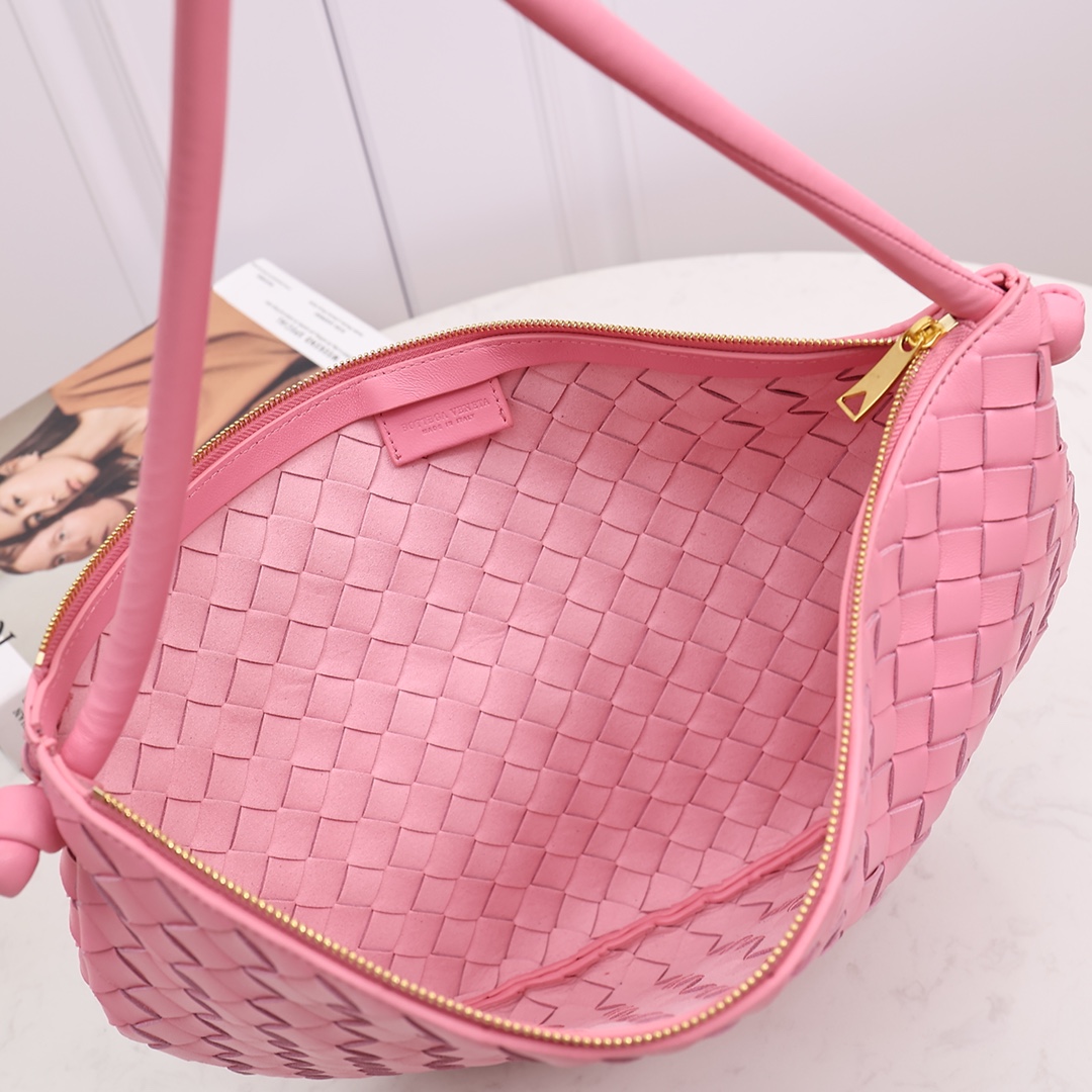 Bottega Veneta Medium Turn Pouch - PerfectKickZ