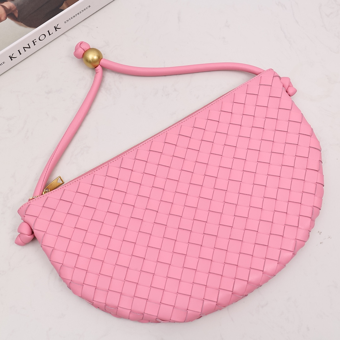 Bottega Veneta Medium Turn Pouch - PerfectKickZ