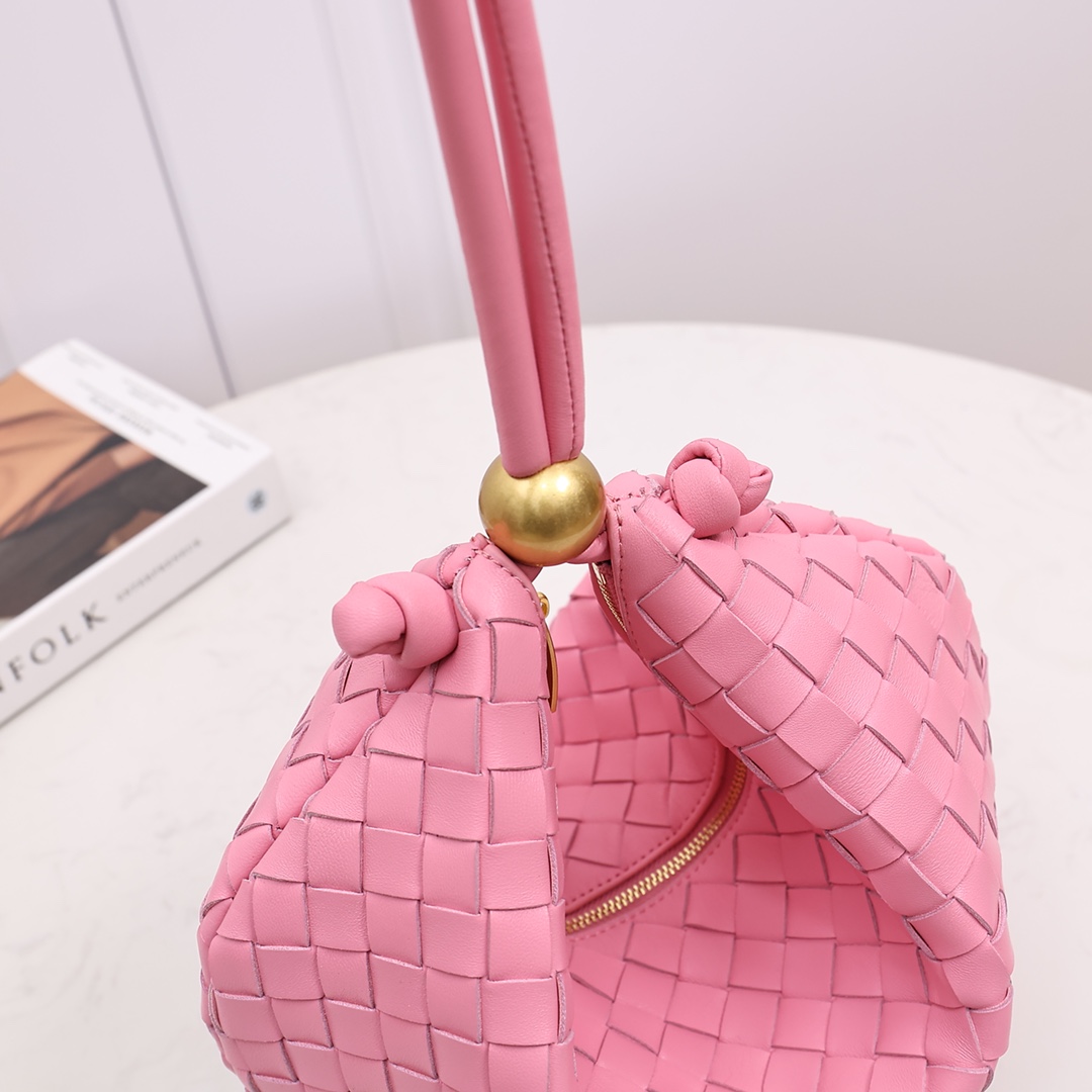 Bottega Veneta Medium Turn Pouch - PerfectKickZ