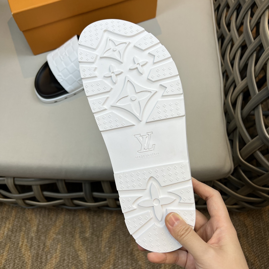 Louis Vuitton Monogram Sandals - 