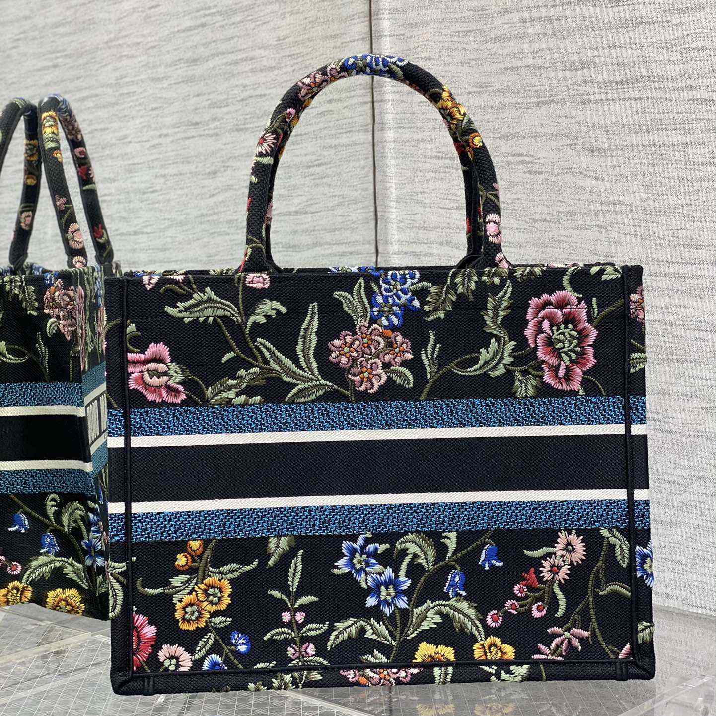 Dior Medium Dior Book Tote - PerfectKickZ