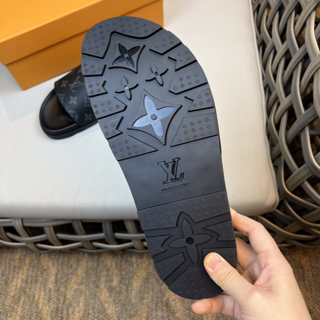 Louis Vuitton Monogram Sandals - 