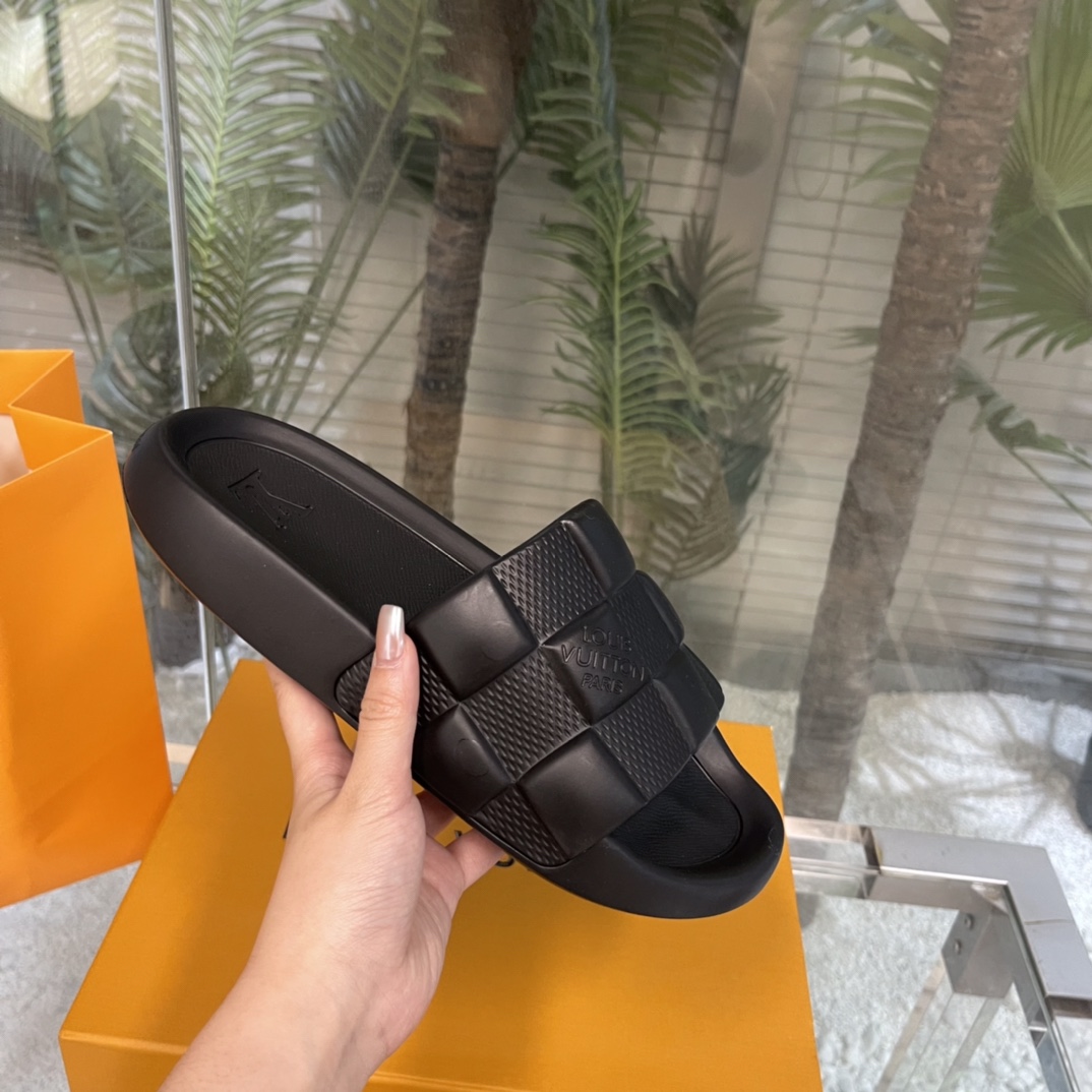 Louis Vuitton Waterfront Mules   1AAR8W - PerfectKickZ