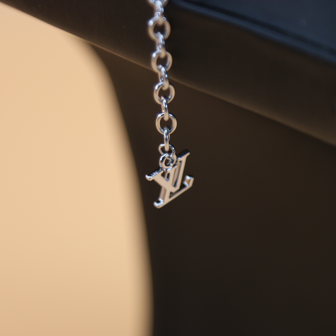 Louis Vuitton Monogram Party Necklace   MP3281 - PerfectKickZ