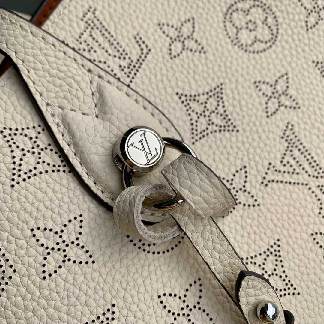 Louis Vuitton Blossom PM   M21909 - PerfectKickZ