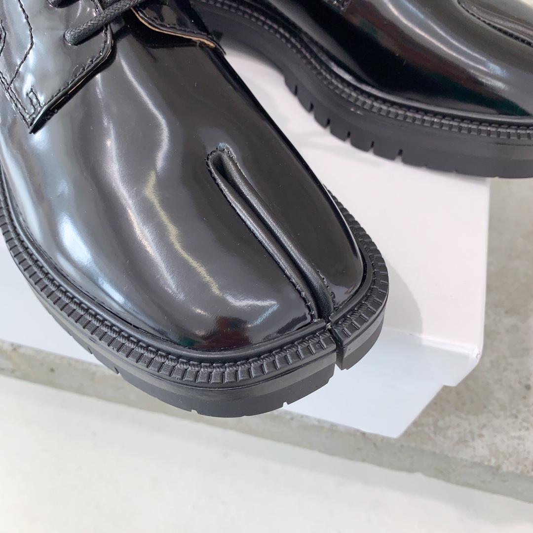 Maison Margiela Tabi Lace-Ups Loafers - PerfectKickZ