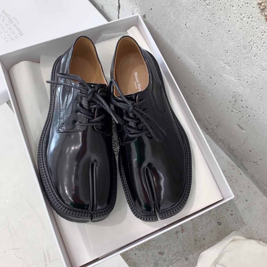 Maison Margiela Tabi Lace-Ups Loafers - PerfectKickZ