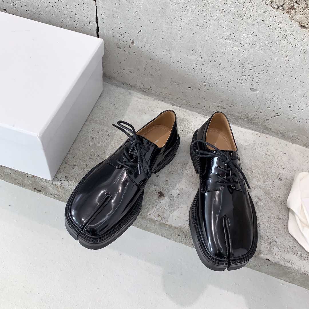 Maison Margiela Tabi Lace-Ups Loafers - PerfectKickZ