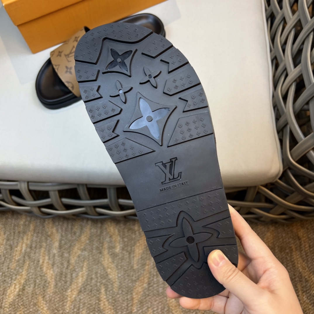 Louis Vuitton Monogram Sandals - 