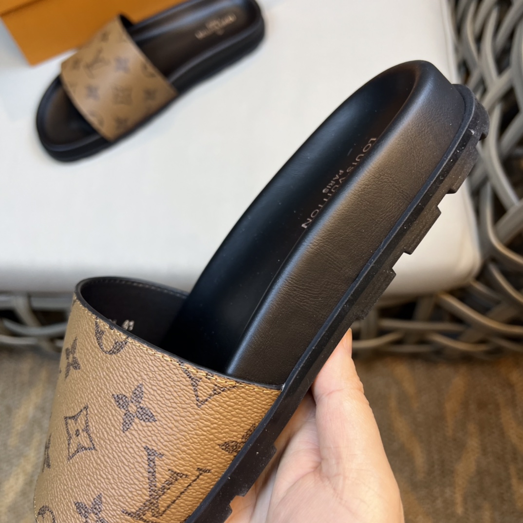 Louis Vuitton Monogram Sandals - 