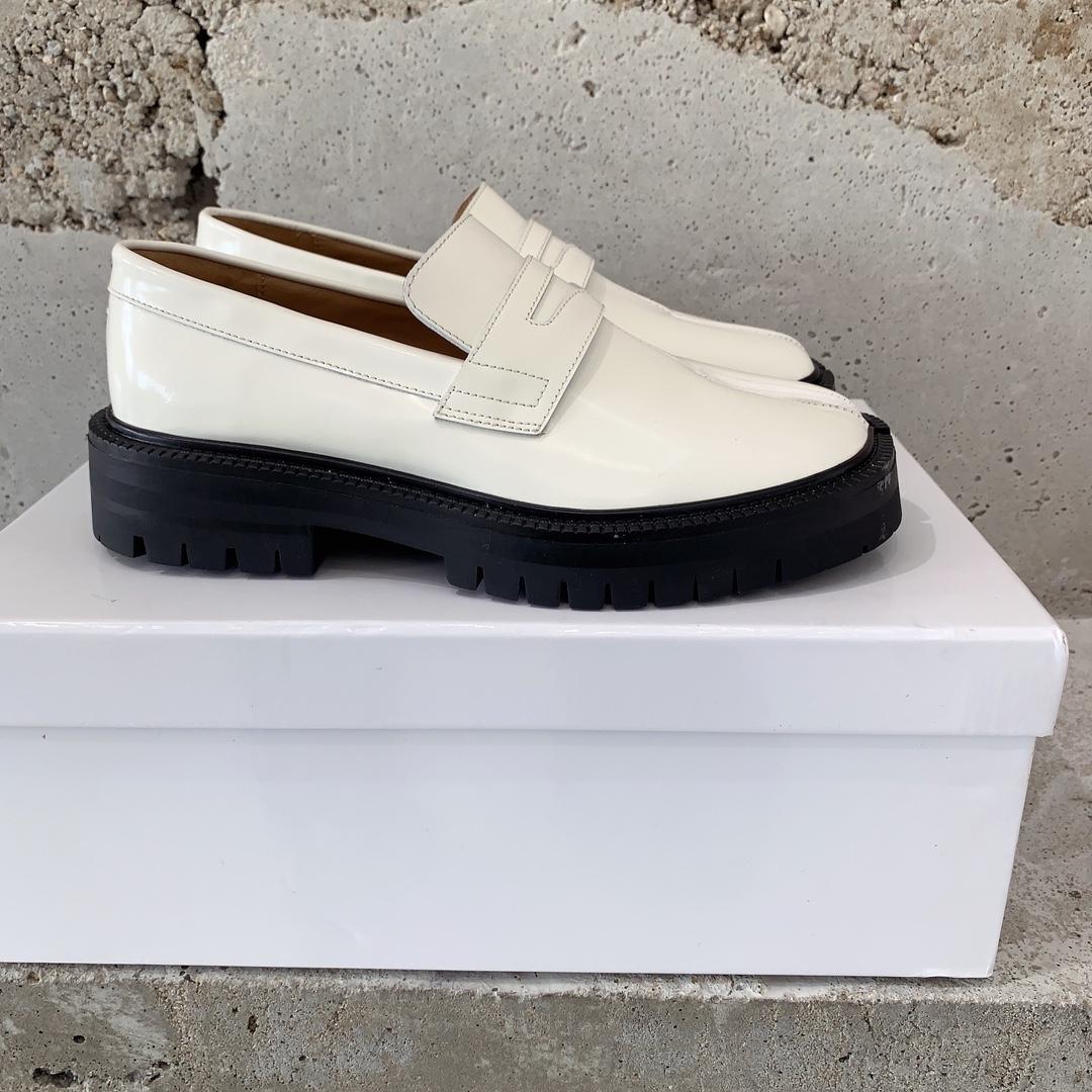 Maison Margiela Tabi Loafers - PerfectKickZ