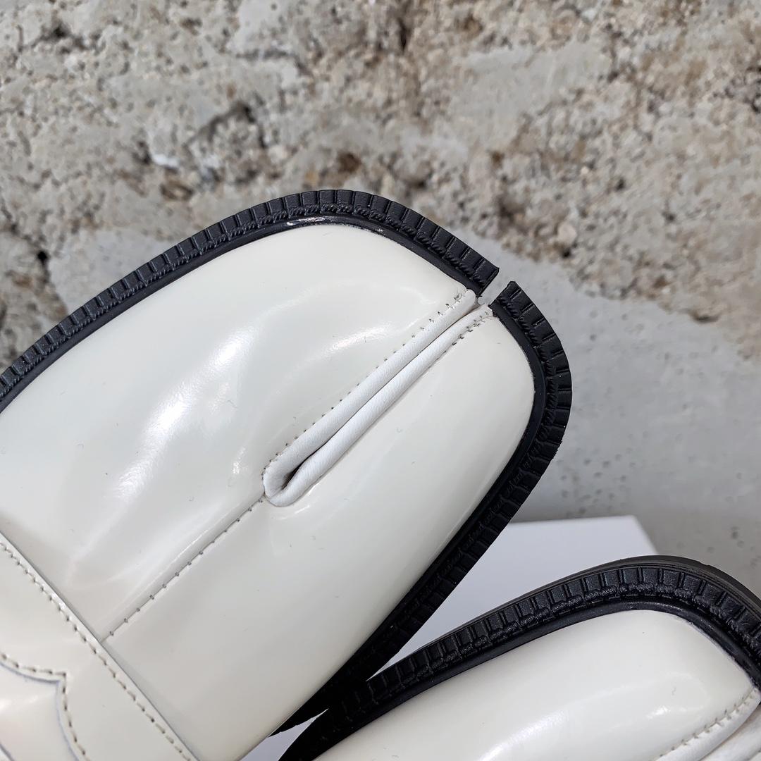 Maison Margiela Tabi Loafers - PerfectKickZ