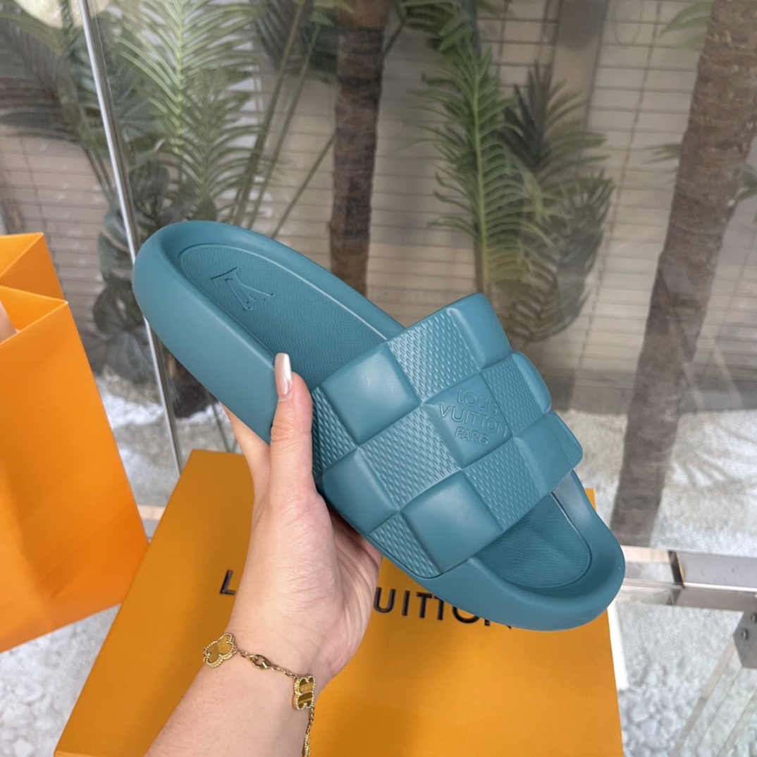 Louis Vuitton Waterfront Mules   1AAR9D - PerfectKickZ
