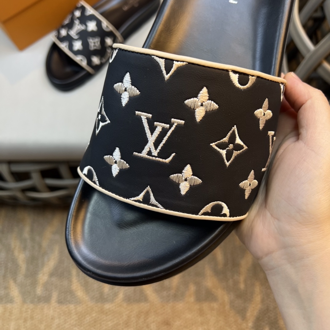 Louis Vuitton Monogram Sandals - 